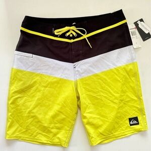 NWT Quiksilver Size 32 Boardshorts
